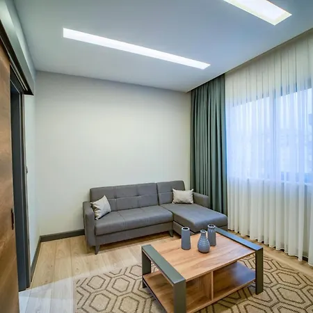 (1300 M²), 4 Schlafzimmer Und 1 Eigene Badezimmer In Stadtzentrum Hotel Trabzon