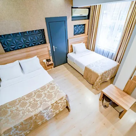 Hotel (1300 M²), 4 Schlafzimmer Und 1 Eigene Badezimmer In Stadtzentrum 4*
