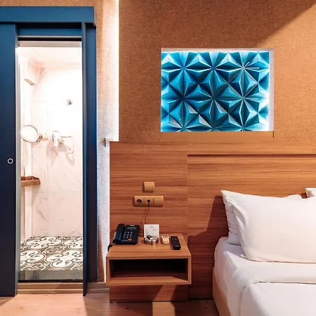 (1300 M²), 4 Schlafzimmer Und 1 Eigene Badezimmer In Stadtzentrum Hotel Trabzon