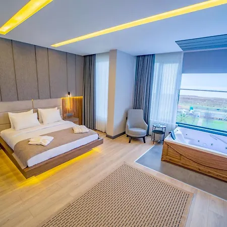 (1300 M²), 4 Schlafzimmer Und 1 Eigene Badezimmer In Stadtzentrum Hotel Trabzon