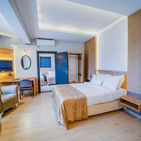 (1300 M²), 4 Schlafzimmer Und 1 Eigene Badezimmer In Stadtzentrum