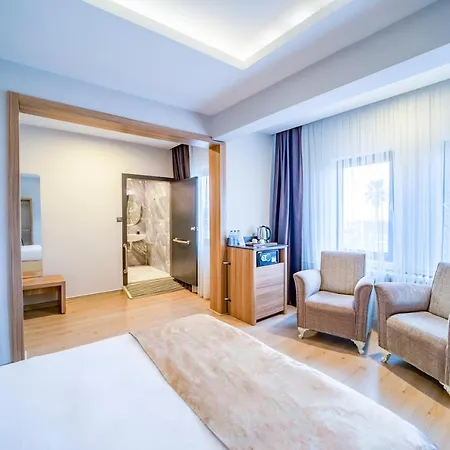 (1300 M²), 4 Schlafzimmer Und 1 Eigene Badezimmer In Stadtzentrum 4* Trabzon